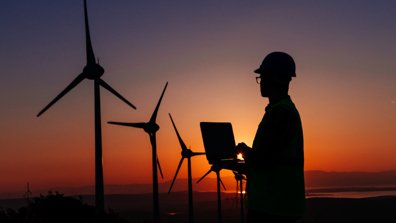Para Felipe Schroeder dos Anjos, o incentivo às energias renováveis começa com projetos de engenharia que unem inovação e responsabilidade ambiental.