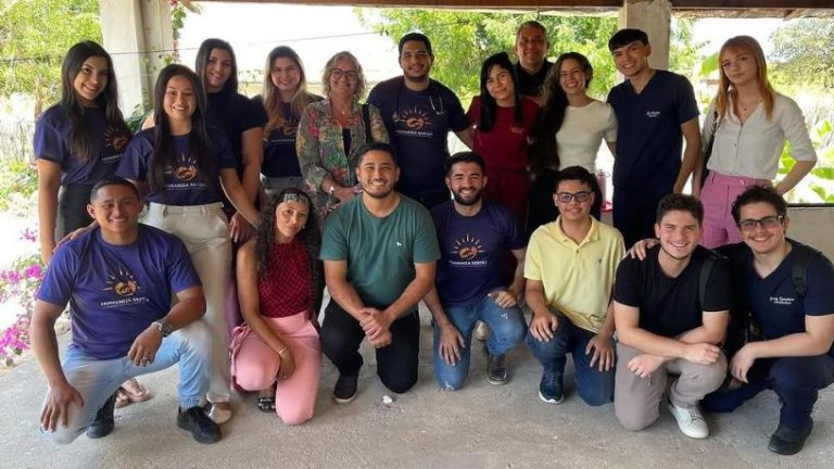 O atendimento multidisciplinar está mudando a forma de cuidar da saúde da população idosa Yuri Silva Portela